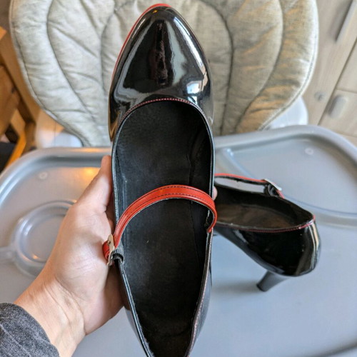 Pan Pan Shoes luxury black patent leather pumps with red details like new