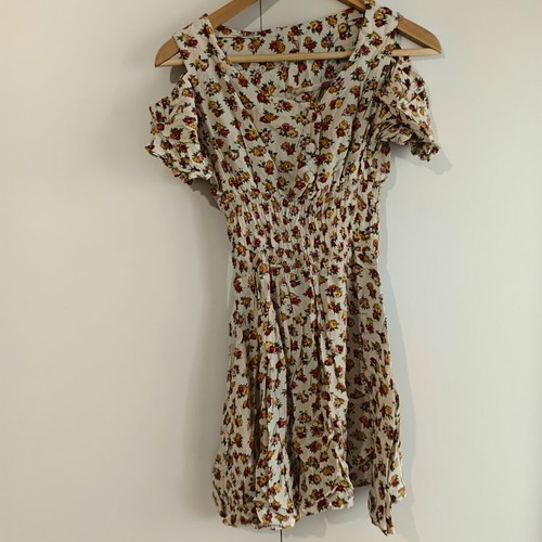 Floral mini dress used, summer style with open shoulders