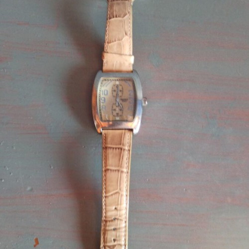 Trendy Kiss women's wristwatch beige like new