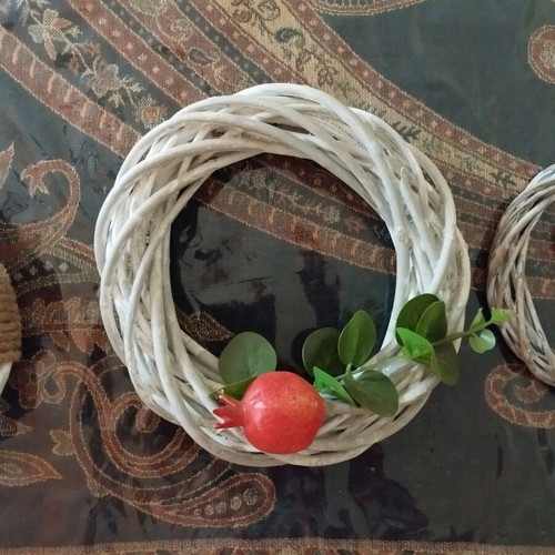 Decorative wreaths like new, set sold together