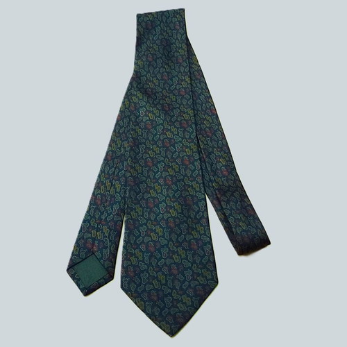 Silk tie like new with pattern in blue and green