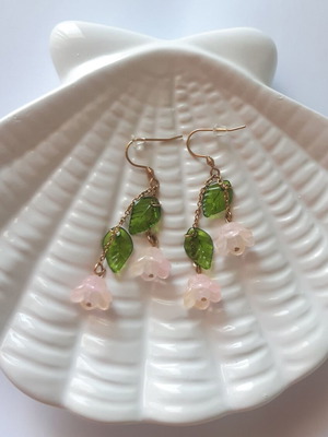 Handmade spring earrings new, multicolored with gold details