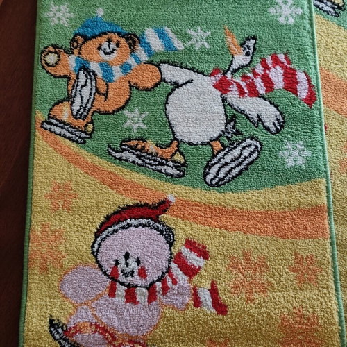 Children's rugs set of 2 like new, ideal for kids' room