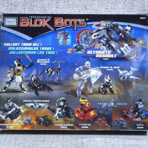 Mega Bloks Blok Bots Ultimate Assault set #9371, vintage 2002, sealed