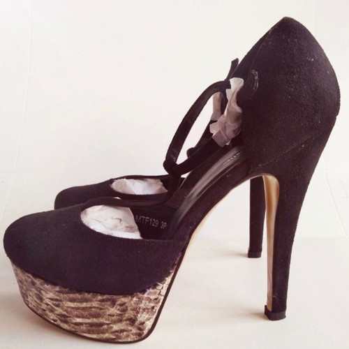 Black high heel pumps size 39 new, 15.5cm heel