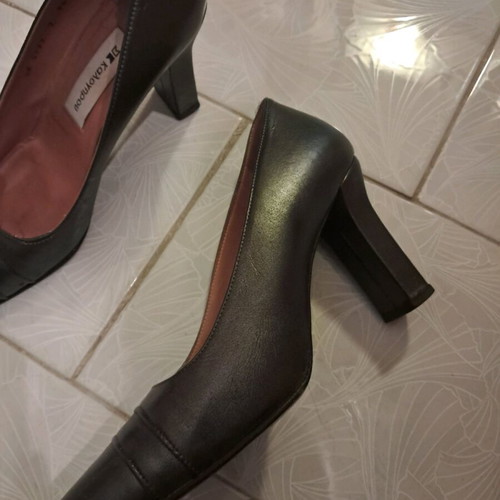 Kalogiropoulos leather pumps size 38 like new, 9cm heel