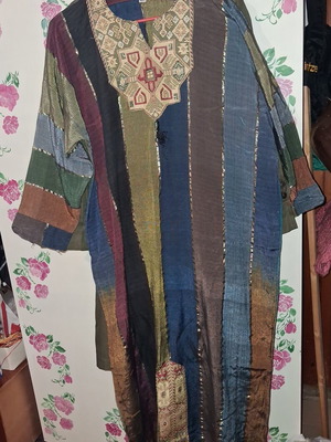 Kaftan XL like new with multicolor and golden detail