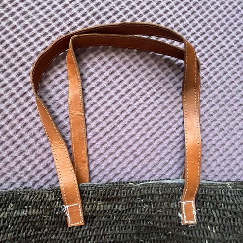 Raffia shoulder bag used minimally