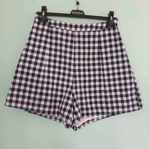 Glamorous high-waisted shorts like new, sizes S and M, cotton