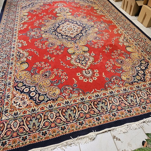 Wool rug like new