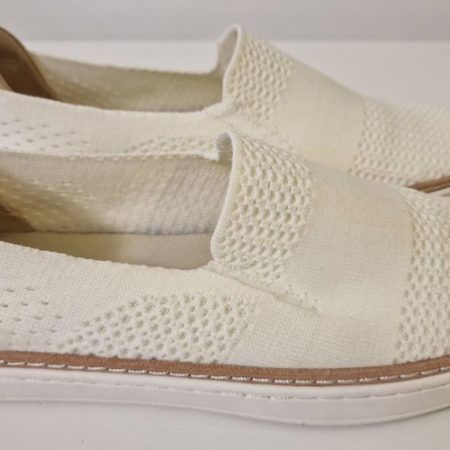 Ugg moccasins new, size 38, white beige