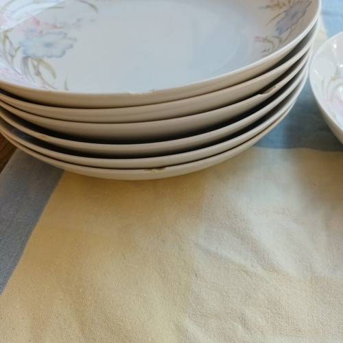Deep plates set used, 3 gray and 6 white with design, 20cm