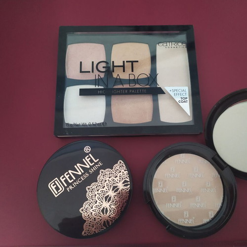 Cosmetic palette highlighters catrice, Famous powders