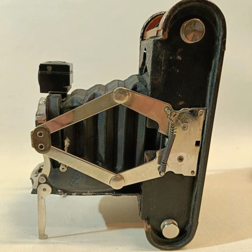 Folding pocket Kodak No 1 Model E folding camera used