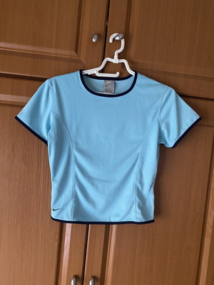 Nike women's sports top, turquoise, size M
