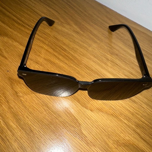 Black sunglasses like new