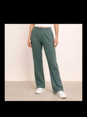 Sportswear suit like new, size M, green