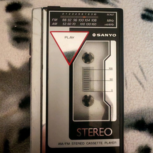 Walkman Sanyo GR60 am/fm radio cassette player used, collectible