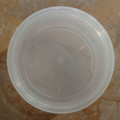 Plastic storage box like new, 110 ml capacity
