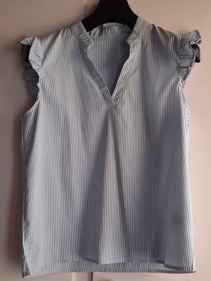 Shein striped blouse size M, like new, 100% polyester, white and blue