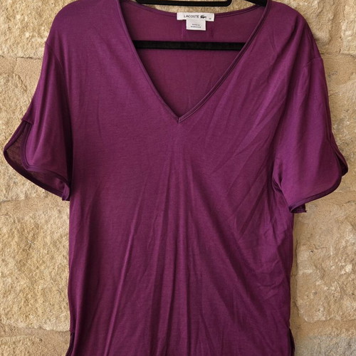 Lacoste V-Neck T-Shirt like new, purple, size S