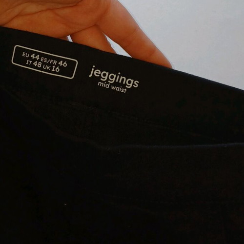 Μαύρο jeggings mid waist EU 44 καινούργιο, άνετο και ελαστικό