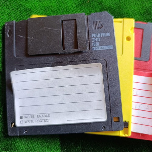 3.5-inch High Density (HD) floppy disks, pack