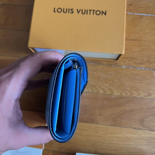 Louis Vuitton wallet like new, blue