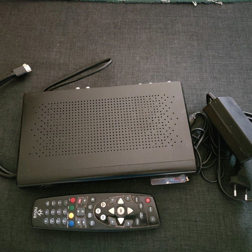 NOVA BOX HD831 Pace Zapper decoder used with accessories