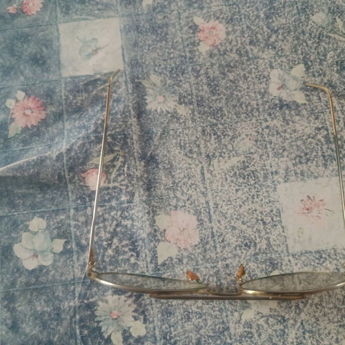 Ray-Ban vintage frame with lenses like new, gold color
