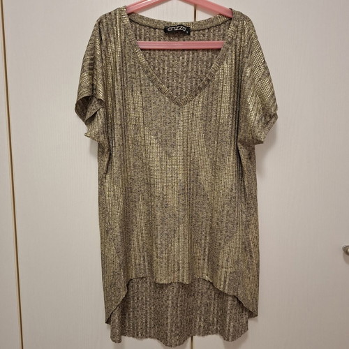 Enzzo blouse new, size small, gold color