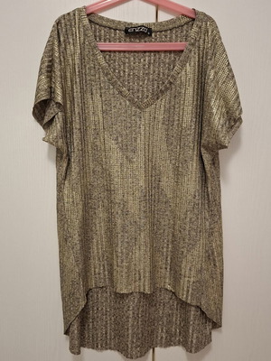 Enzzo blouse new, size small, gold color