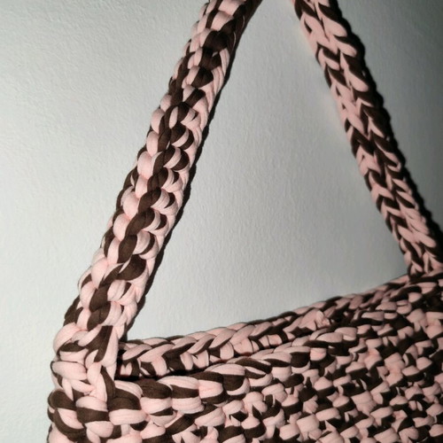 Crochet shoulder bag made of mako yarn brown-pink new