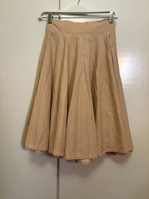 Vintage Chic midi A-line skirt, mustard with geometric pattern