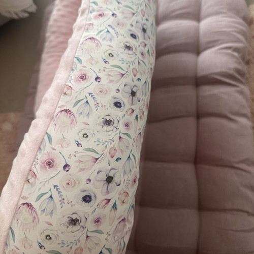 Baby nest like new