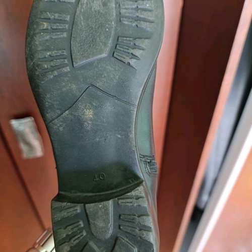 Black boots like new, size 40