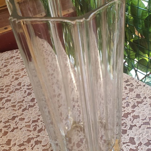 Vase like new, large and sturdy, height 26 cm perimeter 40 cm