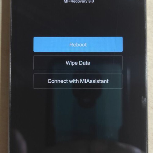 Xiaomi Redmi 6A used with cracked screen glass, Android system