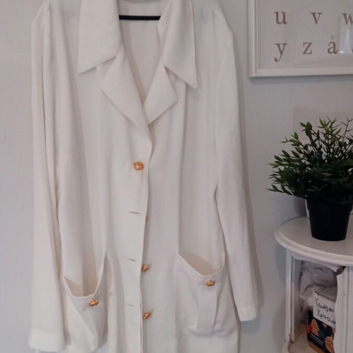 Vintage oversized white shirt jacket with beautiful buttons like new