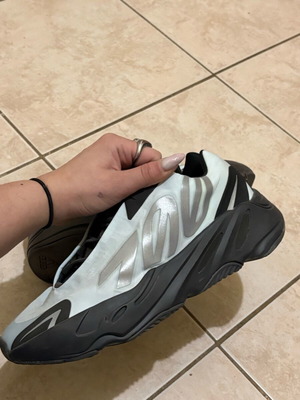 yeezy 700"