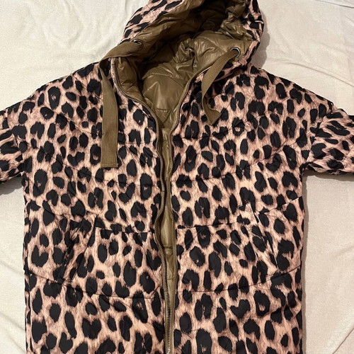 Leopard puffer jacket like new, size M