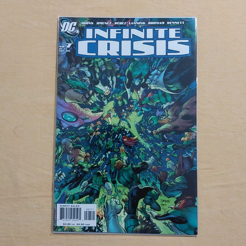 Infinite Crisis #7 like new, cover by Jim Lee