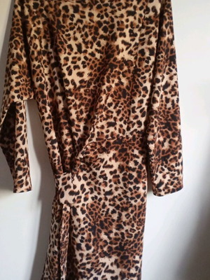 Animal Print Dress like new with side tie