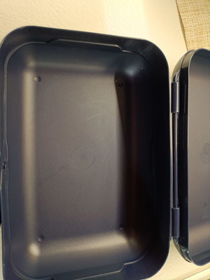 Tupperware like new, ideal for school