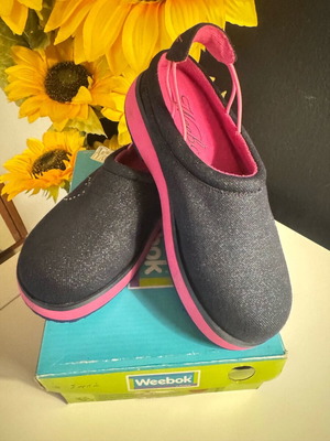 Jeans shoes new, size 30, very light