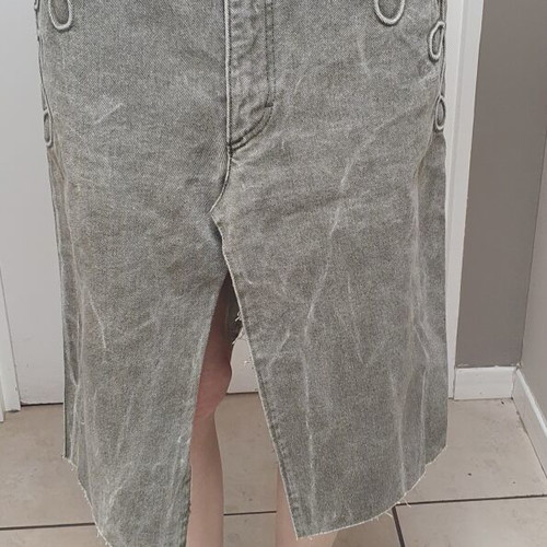 Escada gray denim skirt medium new