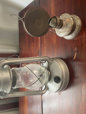 Oil lamps used, set of two