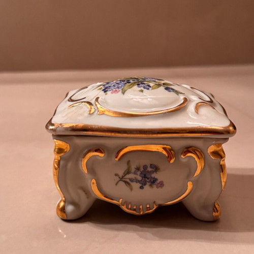 Porcelain box Bavaria used with crack