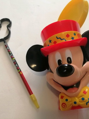 Συλλεκτικά αντικείμενα Μίκυ Μάους Disneyland σαν καινούργια, πακέτο ποτήρι και μολύβι