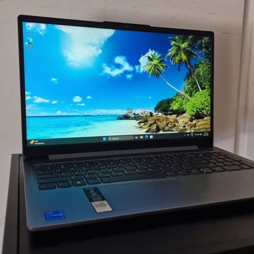 Lenovo laptop i5-12450H 16GB RAM 512GB SSD like new with accessories